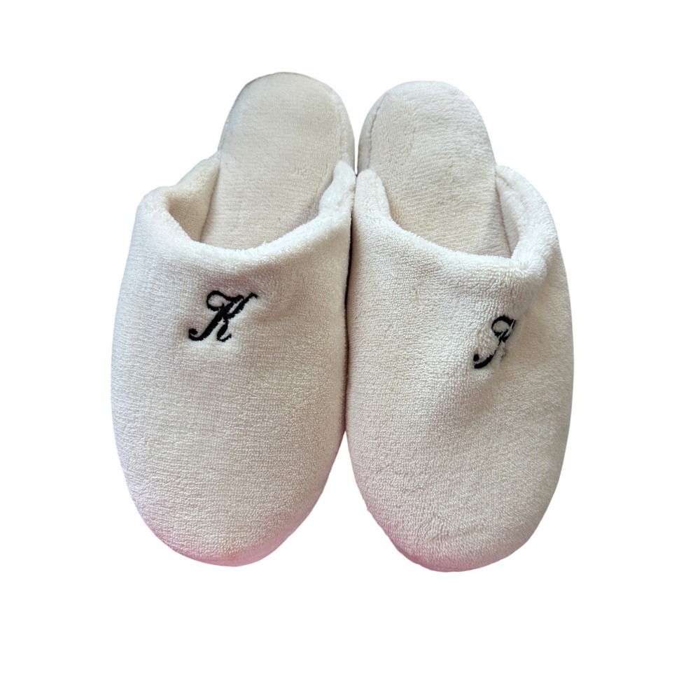 NIB RedEnvelope Womens Sz 7-8.5 Therapeutic Terry Foam Slippers Cream Initial K
